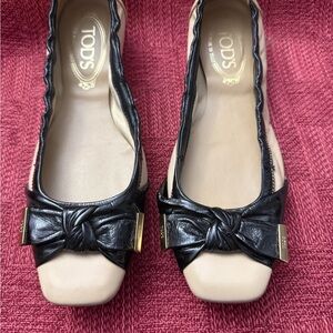 Tod's Black and Beige Women's Flats